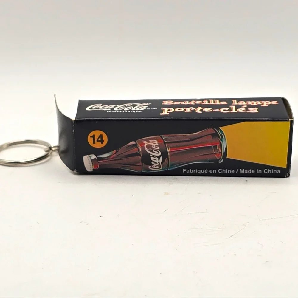 Coca-Cola Contour Bottle Keychain Flashlight Soda Theme w/ Box Made in China